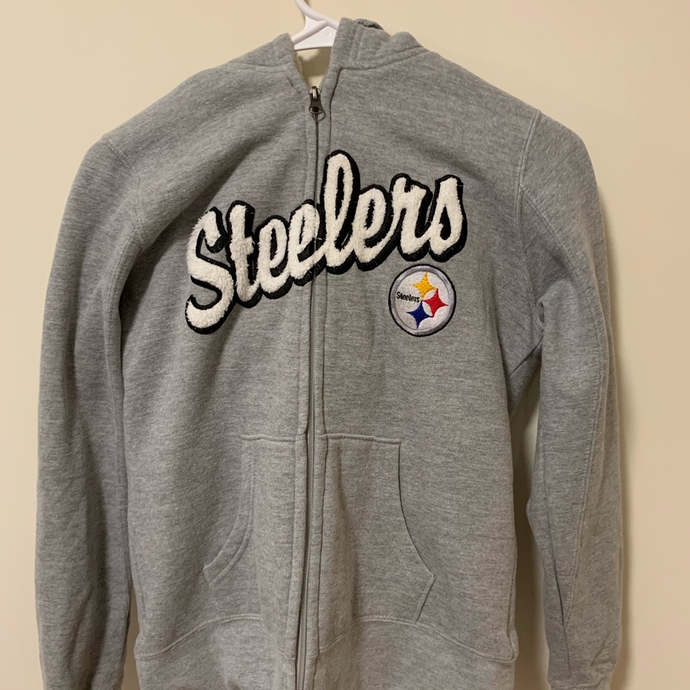 Woman’s vintage nfl apparel Steelers zip up hoodie